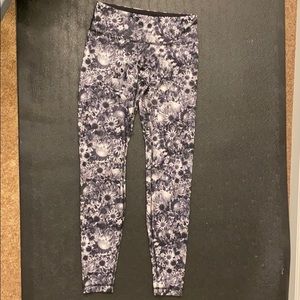 EUC lululemon leggings, 28” inseam luxtreme